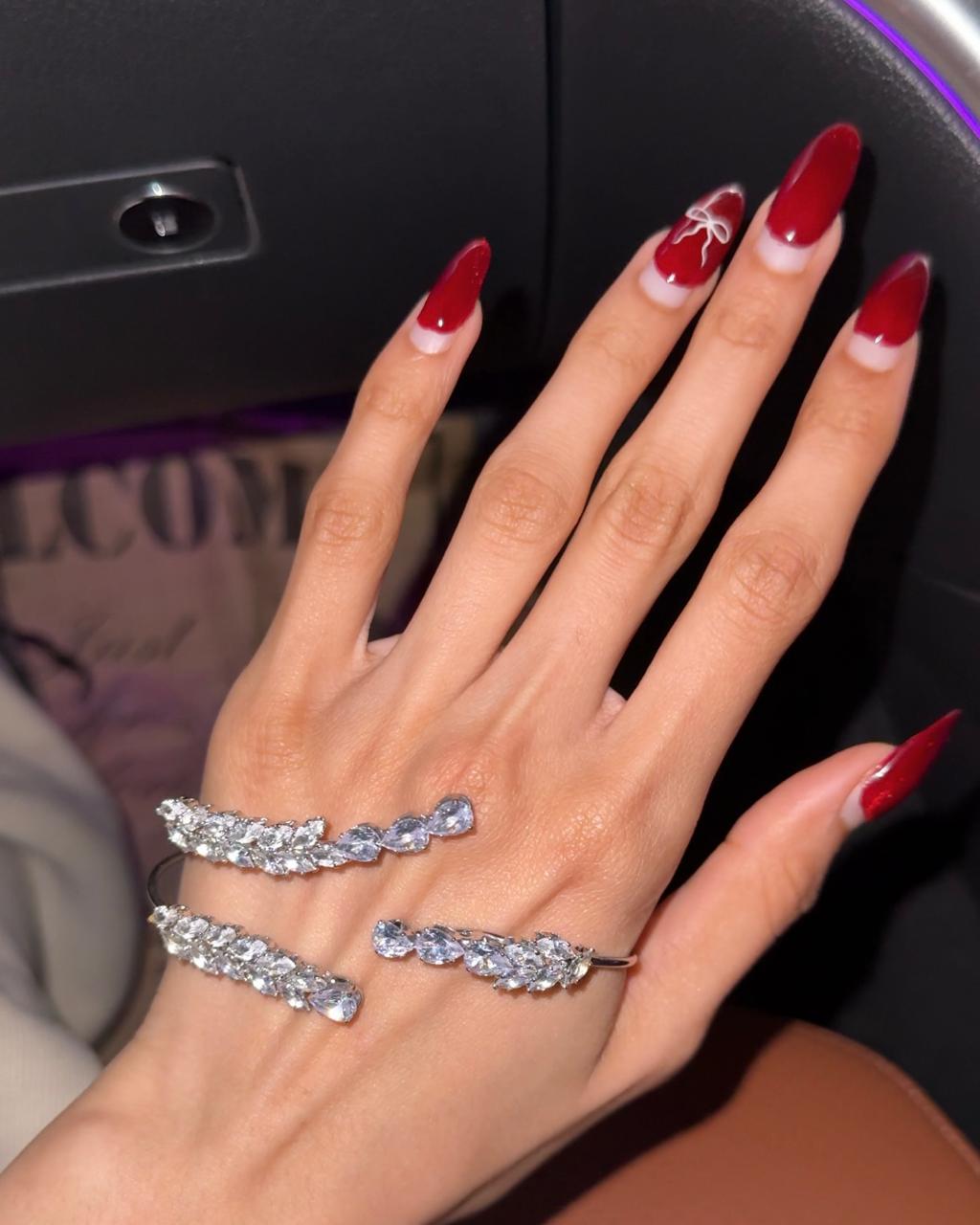 Love-struck Rhinestone Hand Jewellery