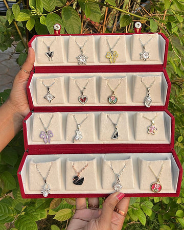 KOREAN NECKLACE RED & CREAM GIFT BOX