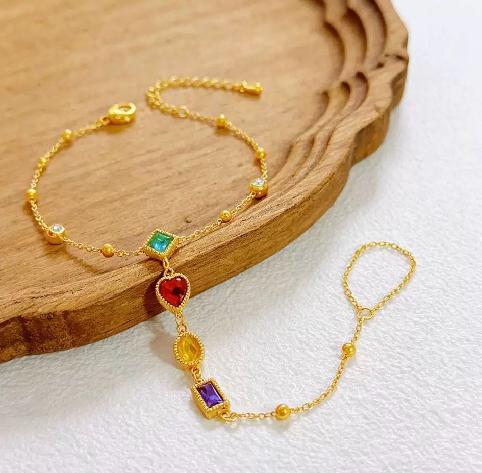 Gracefully Yours! Handchain