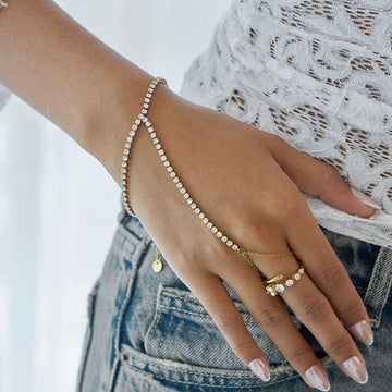 Rhinestone Moment! Hand Chain