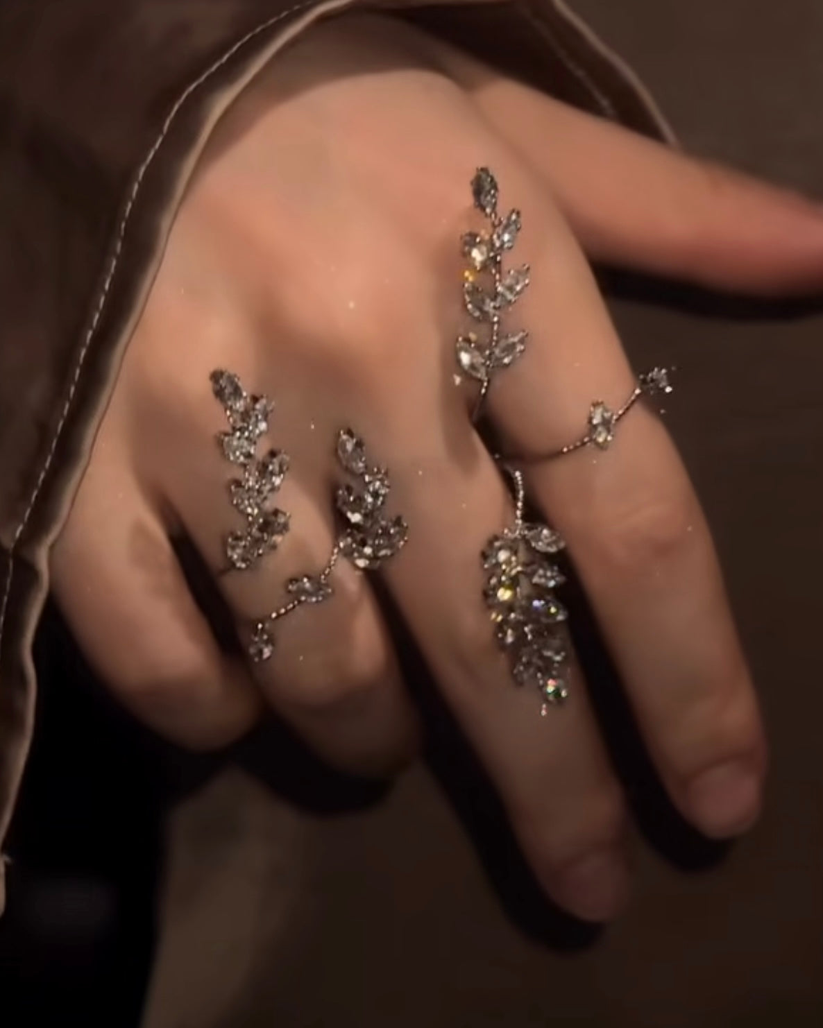 Leafy Luster Luxe Hand Jewellery