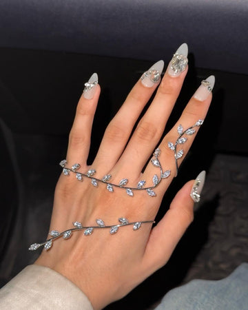Sabrina Carpenter Core!Hand Jewellery