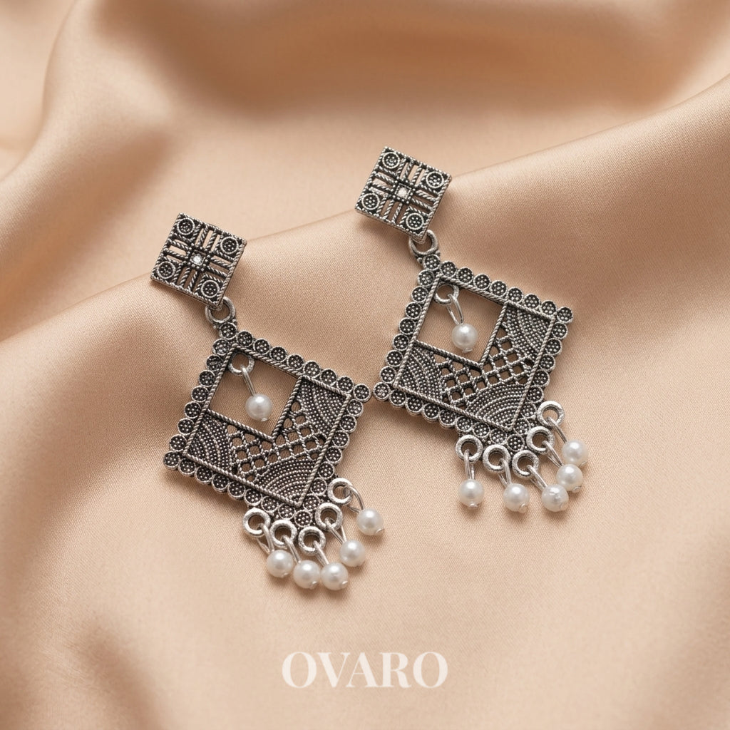 Kiara Earrings Gift Box